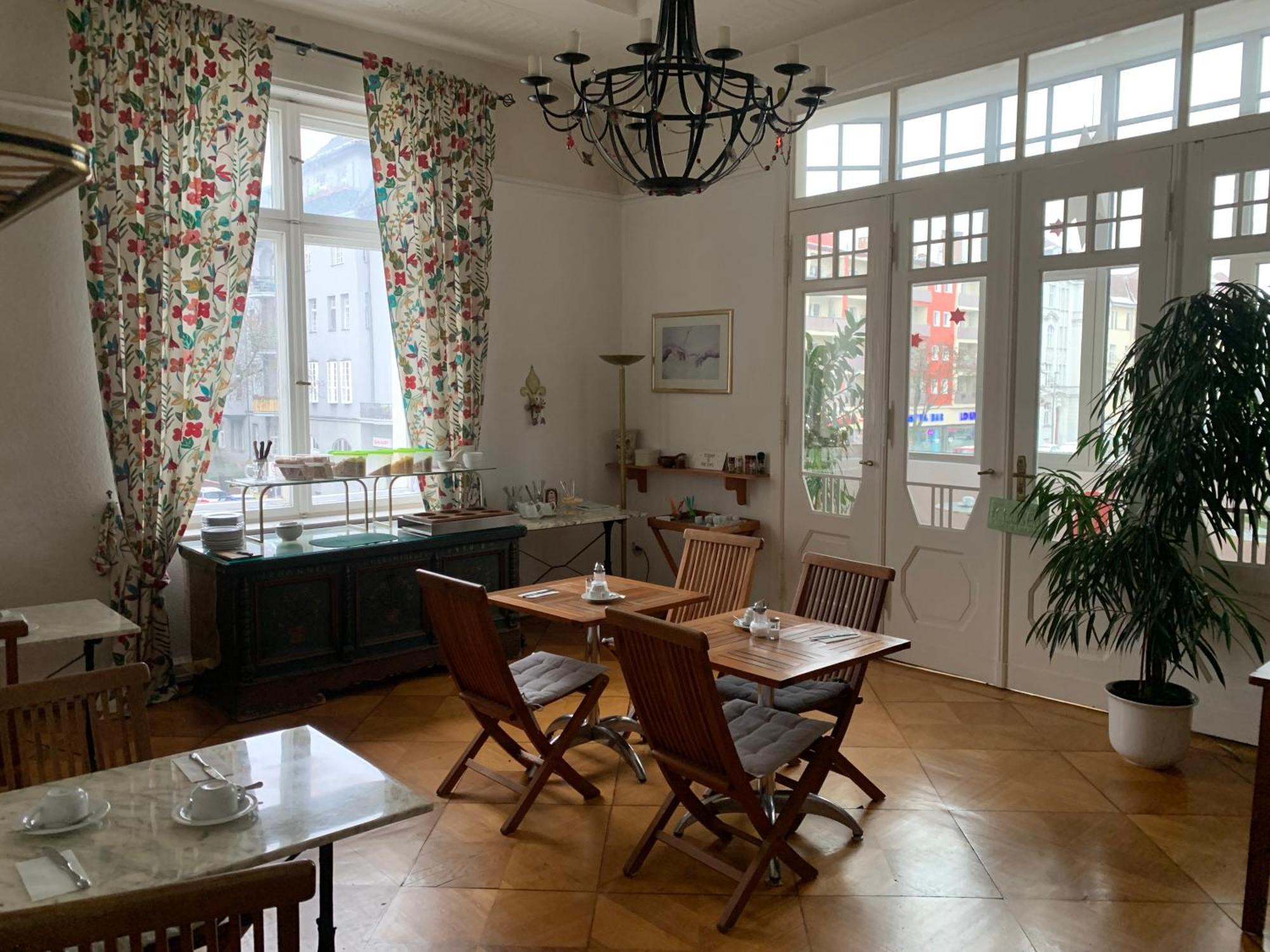 Hotel Pension Senta - Berlin