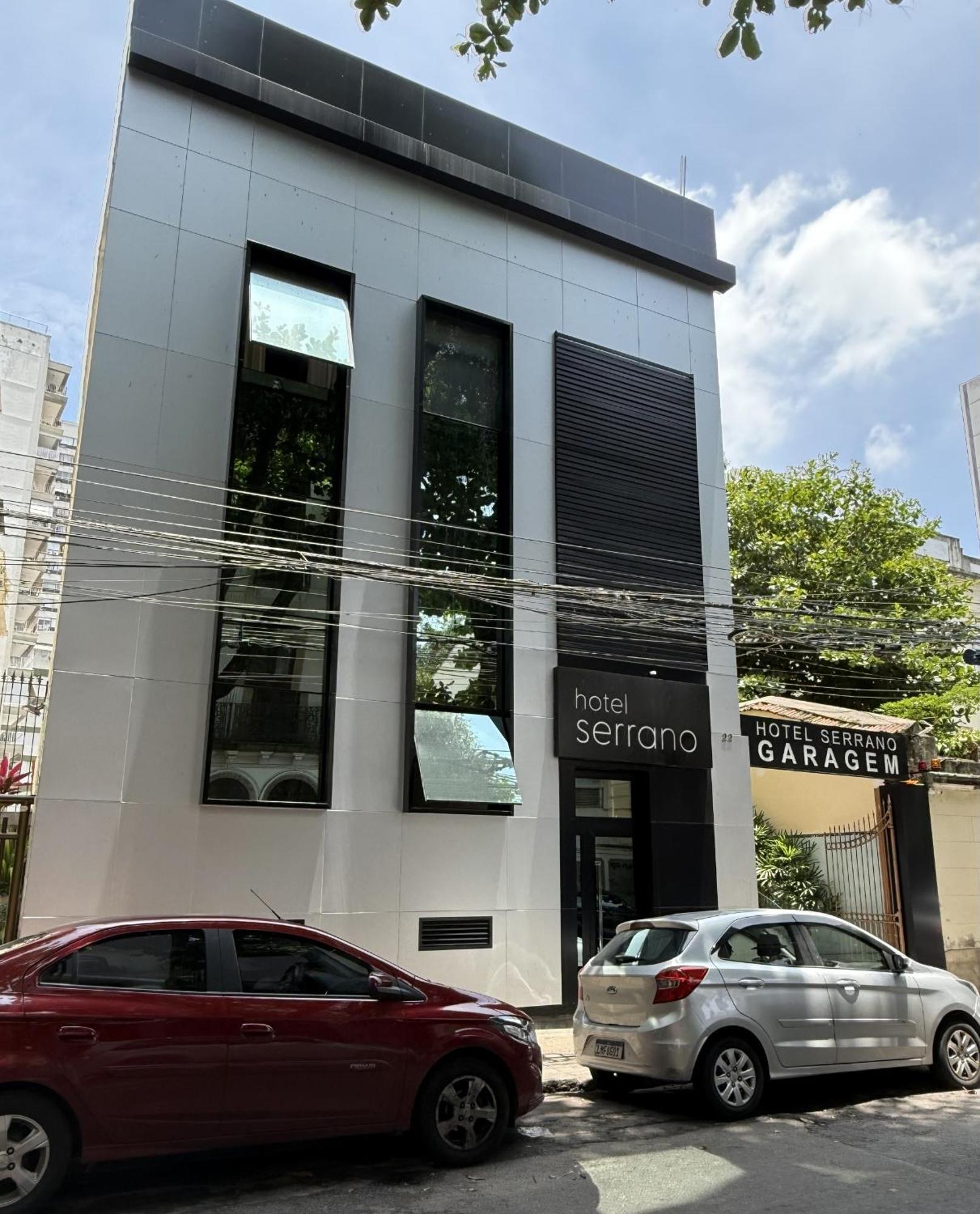 Hotel Serrano